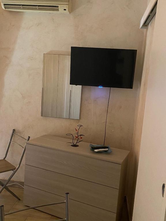 Castello's Room room 3